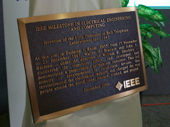 IEEE Milestone plaque - Transistor invention.