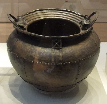 Bronze Age bronze cauldron