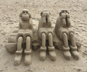 Three Wise Monkeys at Barceloneta Beach (Simon James)