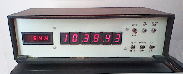 Digital clock with seconds indication, constructed in 1975.